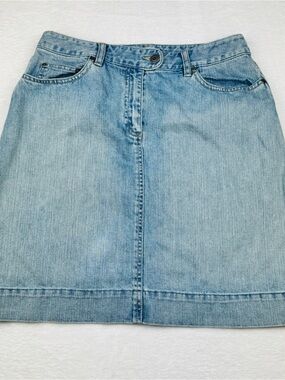Talbots Petites denim skirt. Size 10. 100% cotton.